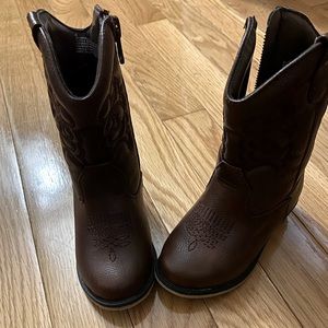 Toddler size 6 cowboy boot